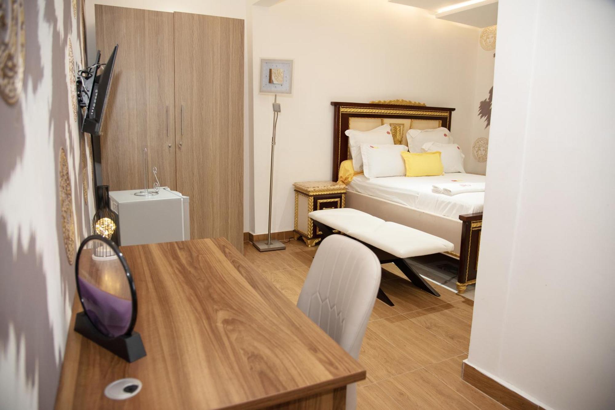 Residence Le Sommet - Chambre Versace Дуала Экстерьер фото